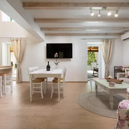 Casa Di Nika - Charming Stone فيلة *