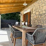 Casa Di Nika - Charming Stone Villa *