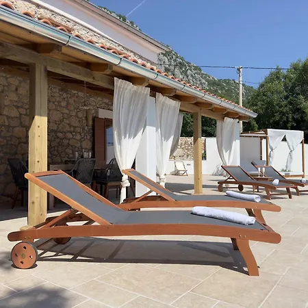 Casa Di Nika - Charming Stone *