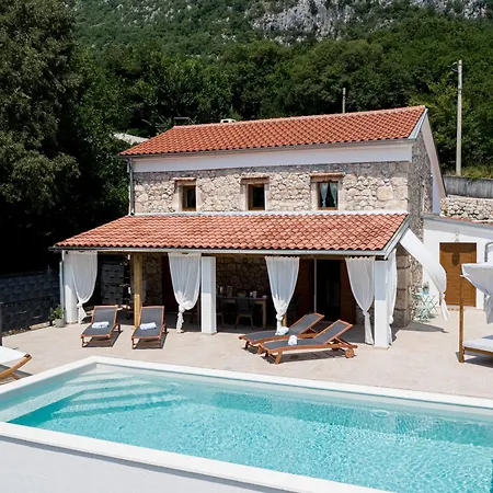 Casa Di Nika - Charming Stone Villa