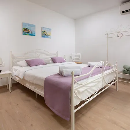 Casa Di Nika - Charming Stone Bribir (Primorje-Gorski Kotar)