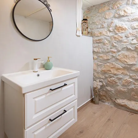 Casa Di Nika - Charming Stone Villa