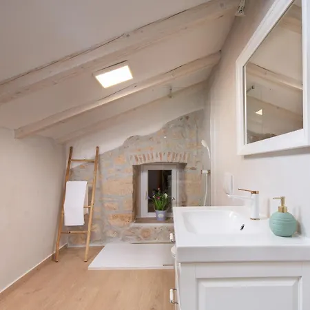 Casa Di Nika - Charming Stone Villa