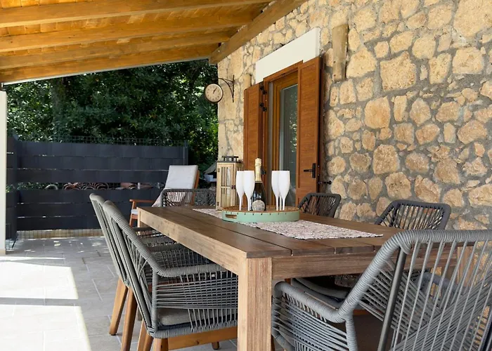Casa Di Nika - Charming Stone Villa *